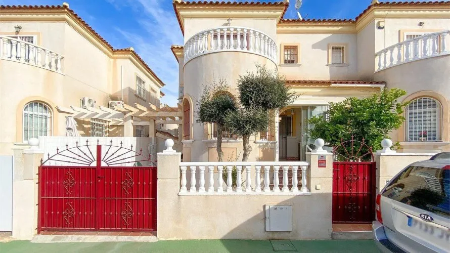 3 bedrooms house for sale, Torrevieja, Spain No. 2478