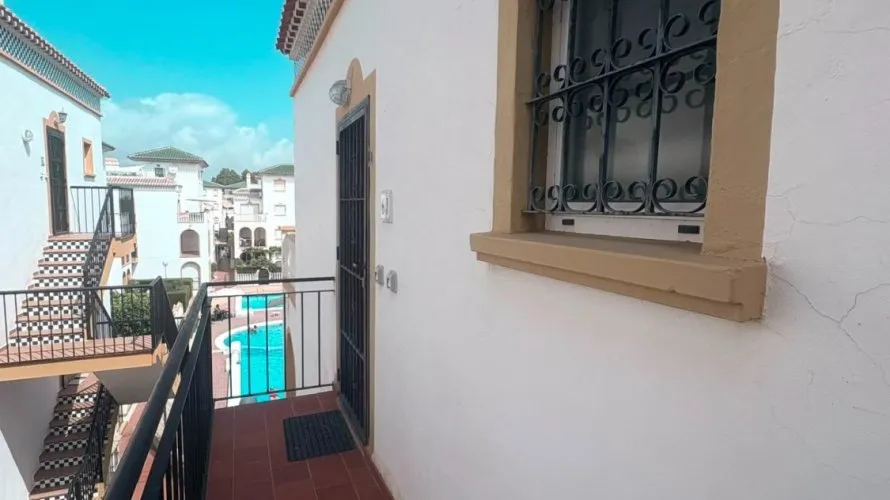 1 bedroom apartment for sale, Torrevieja, Spain No. 2474 № 4