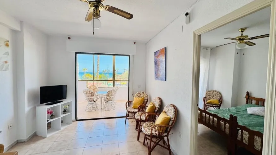 80m² apartment for sale, Torrevieja, Spain No. 2437 № 1