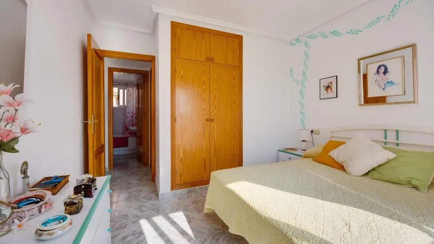 70m² apartment for sale, Torrevieja, Spain No. 2317 № 5
