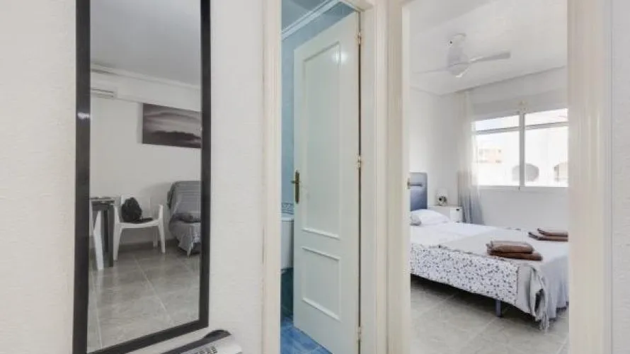 2 bedrooms apartment for sale, Torrevieja, Spain No. 2403 № 8