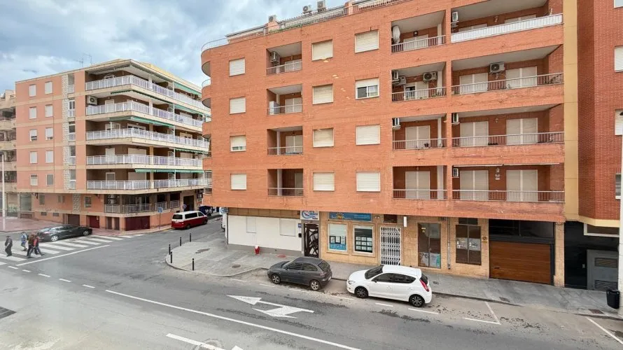 4 bedrooms apartment for sale, Torrevieja, Spain No. 2475 № 11