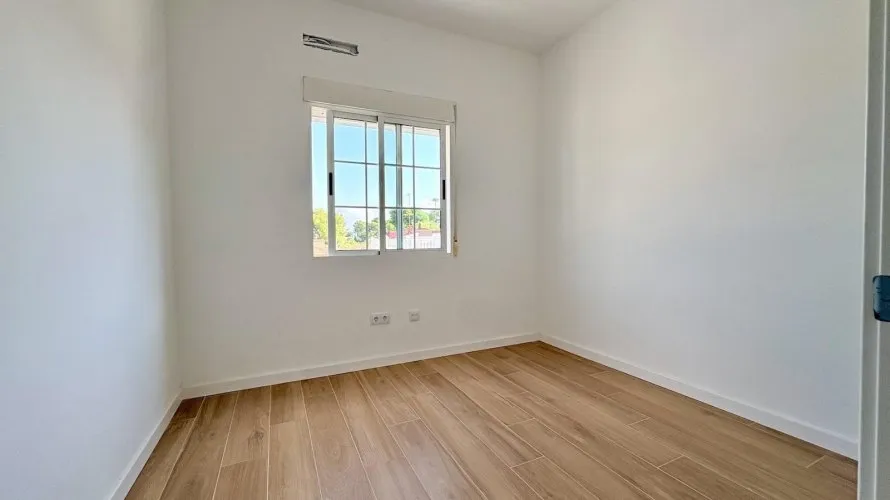 4 bedrooms house for sale, Torrevieja, Spain No. 2419 № 8