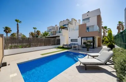 178m² villa for sale, Guardamar del Segura, Spain No. 2321