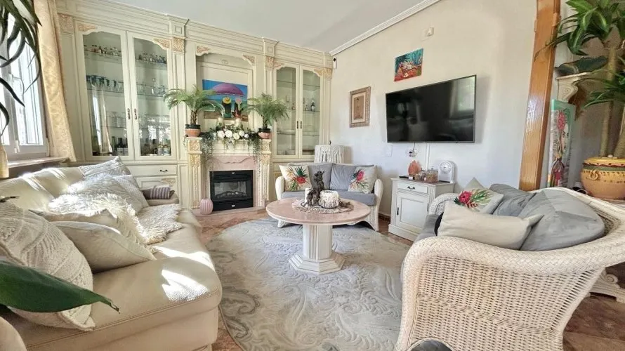 2 bedrooms villa for sale, Torrevieja, Spain No. 2458