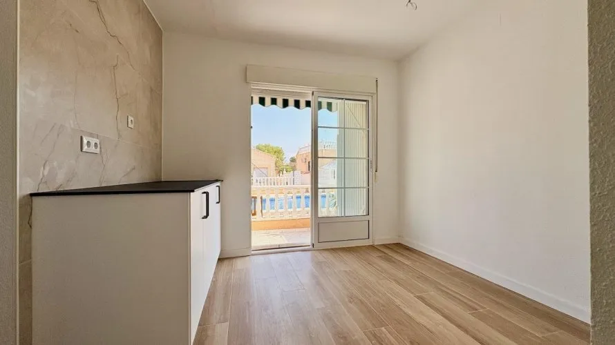 4 bedrooms house for sale, Torrevieja, Spain No. 2419 № 11