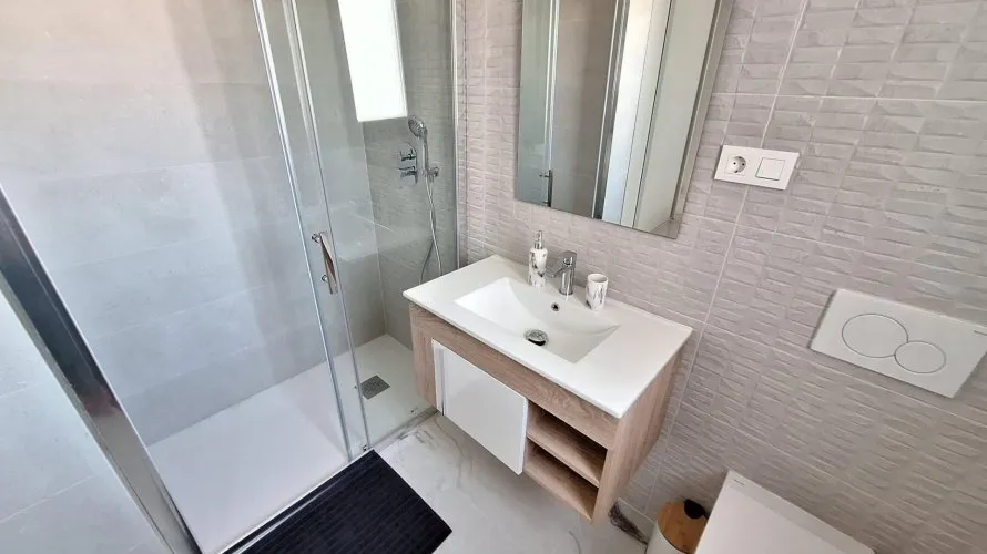 2 bedrooms apartment for sale, Torrevieja, Spain No. 2423 № 11