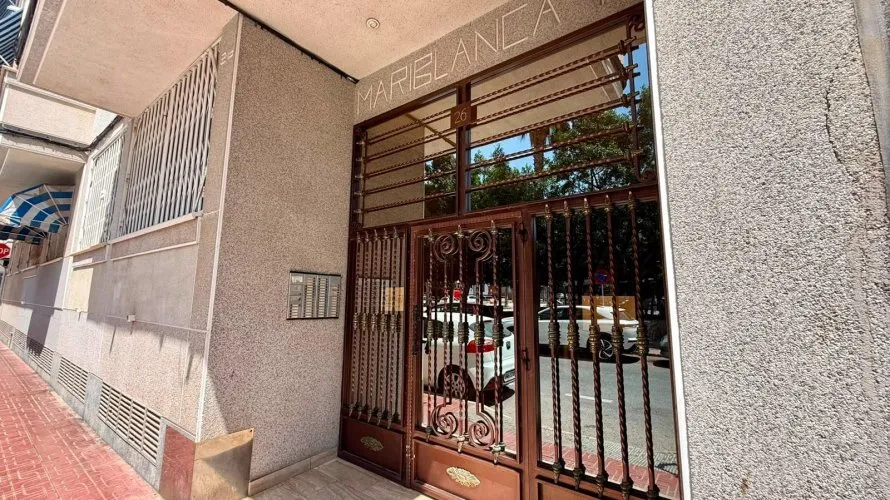 2 bedrooms apartment for sale, Torrevieja, Spain No. 2334 № 2