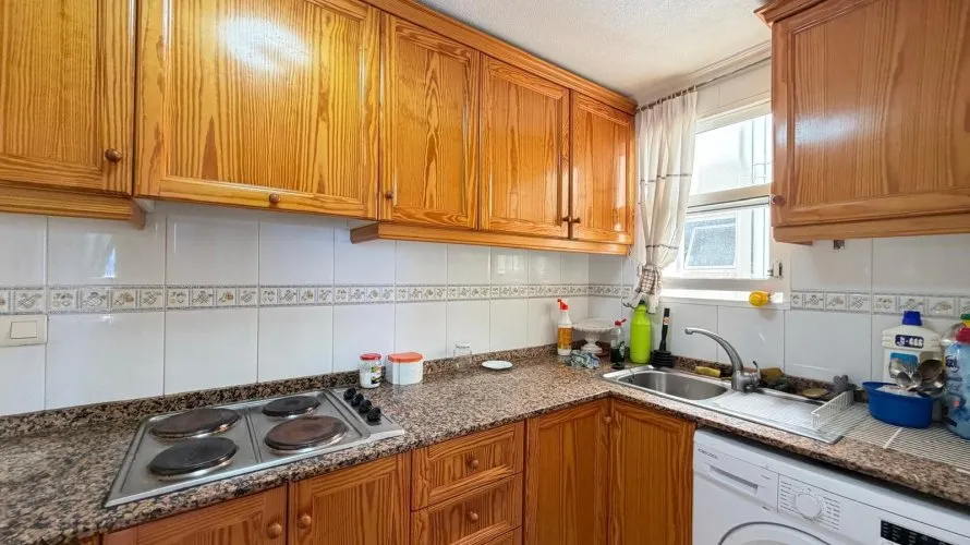 2 bedrooms apartment for sale, Torrevieja, Spain No. 2402 № 5