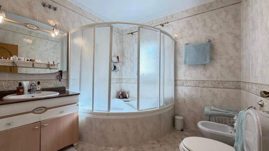 6 bedrooms villa for sale, Rojales, Spain No. 2395 № 1