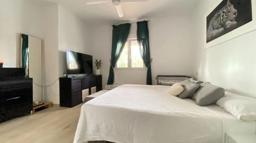 3 bedrooms apartment for sale, Torrevieja, Spain No. 2496 № 6
