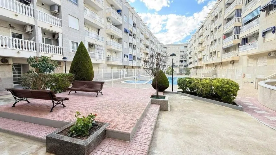 1 bedroom apartment for sale, Torrevieja, Spain No. 2556 № 3