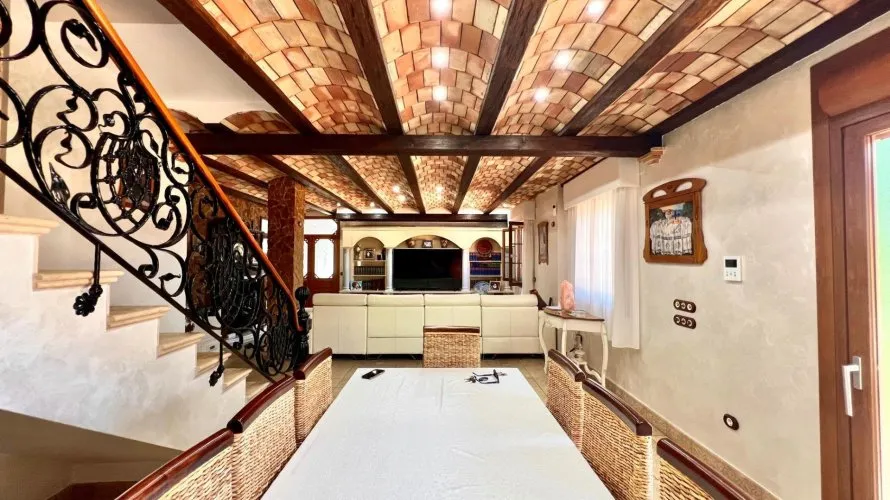 4 bedrooms villa for sale, Almoradi, Spain No. 2638