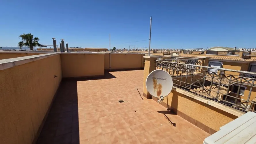 3 bedrooms house for sale, Torrevieja, Spain No. 2493 № 1