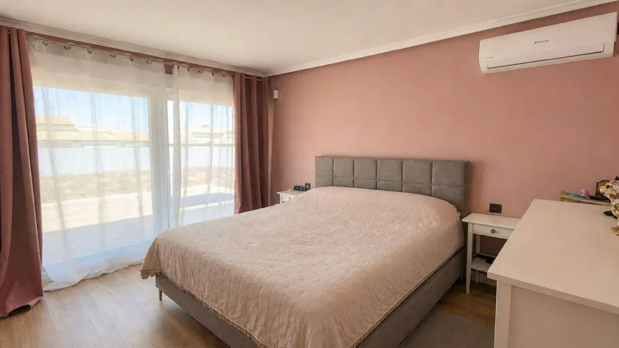 5 bedrooms house for sale, Los Balcones, Spain No. 2677 № 18