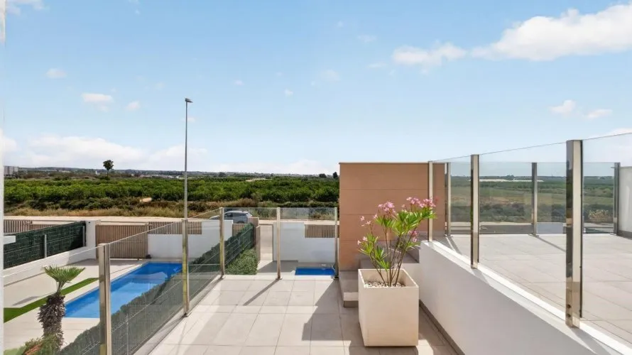178m² villa for sale, Guardamar del Segura, Spain No. 2668
