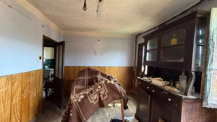 5 bedrooms house for sale, Salas, Spain No. 2633 № 1