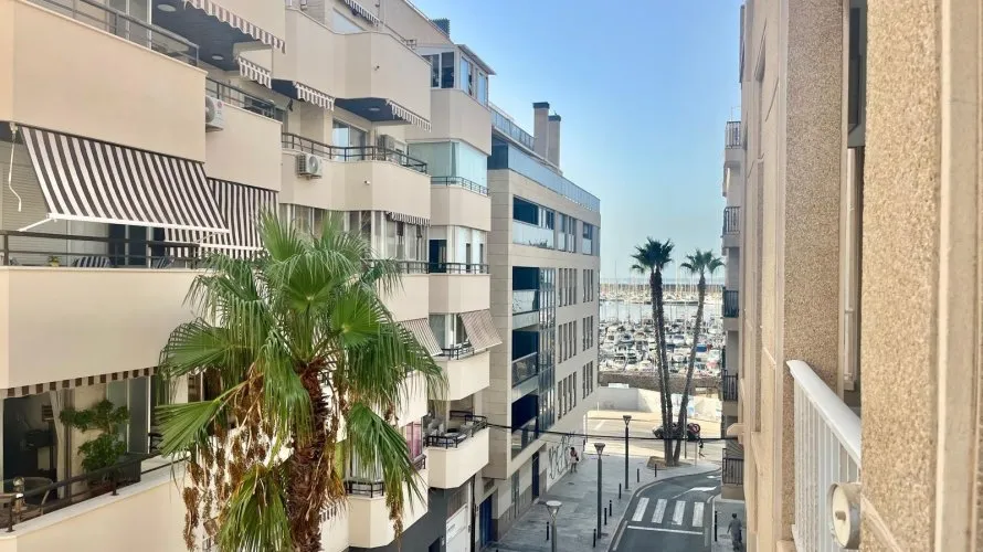 3 bedrooms apartment for sale, Torrevieja, Spain No. 2606 № 25