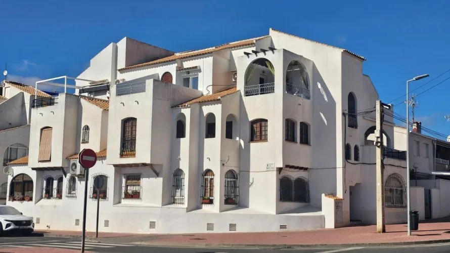 3 bedrooms apartment for sale, Torrevieja, Spain No. 2569 № 3