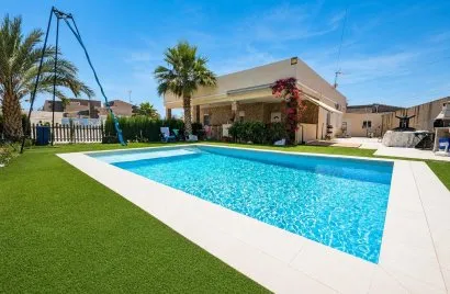 3 bedrooms apartment for sale, Torrevieja, Spain No. 2570