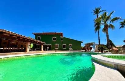 4 bedrooms villa for sale, Almoradi, Spain No. 2638