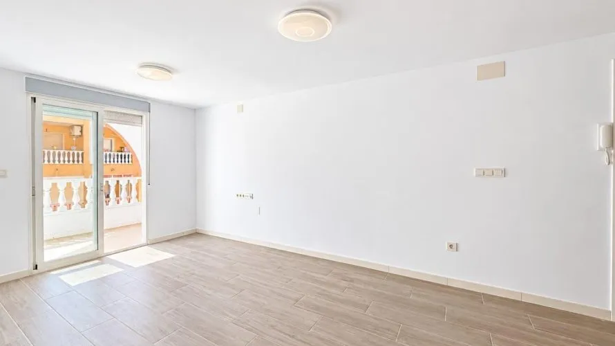2 bedrooms apartment for sale, Torrevieja, Spain No. 2723 № 9