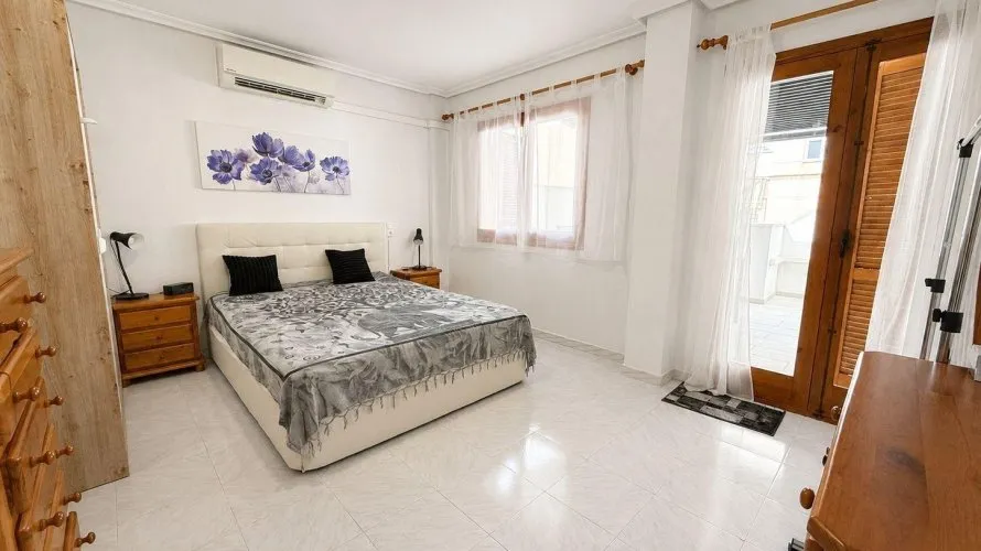 2 bedrooms penthouse for sale, Torrevieja, Spain No. 2530 № 5