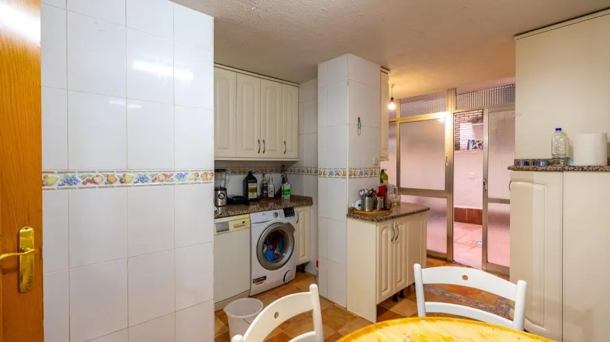 3 bedrooms apartment for sale, Alcorcon, Spain No. 2518 № 13