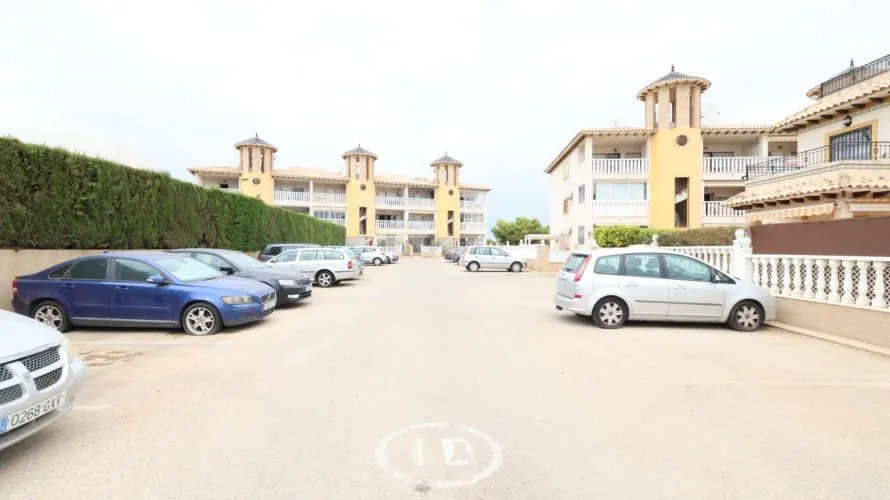 2 bedrooms apartment for sale, La Zenia, Spain No. 2604 № 1