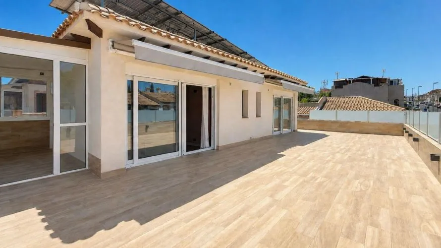 5 bedrooms house for sale, Los Balcones, Spain No. 2677 № 21